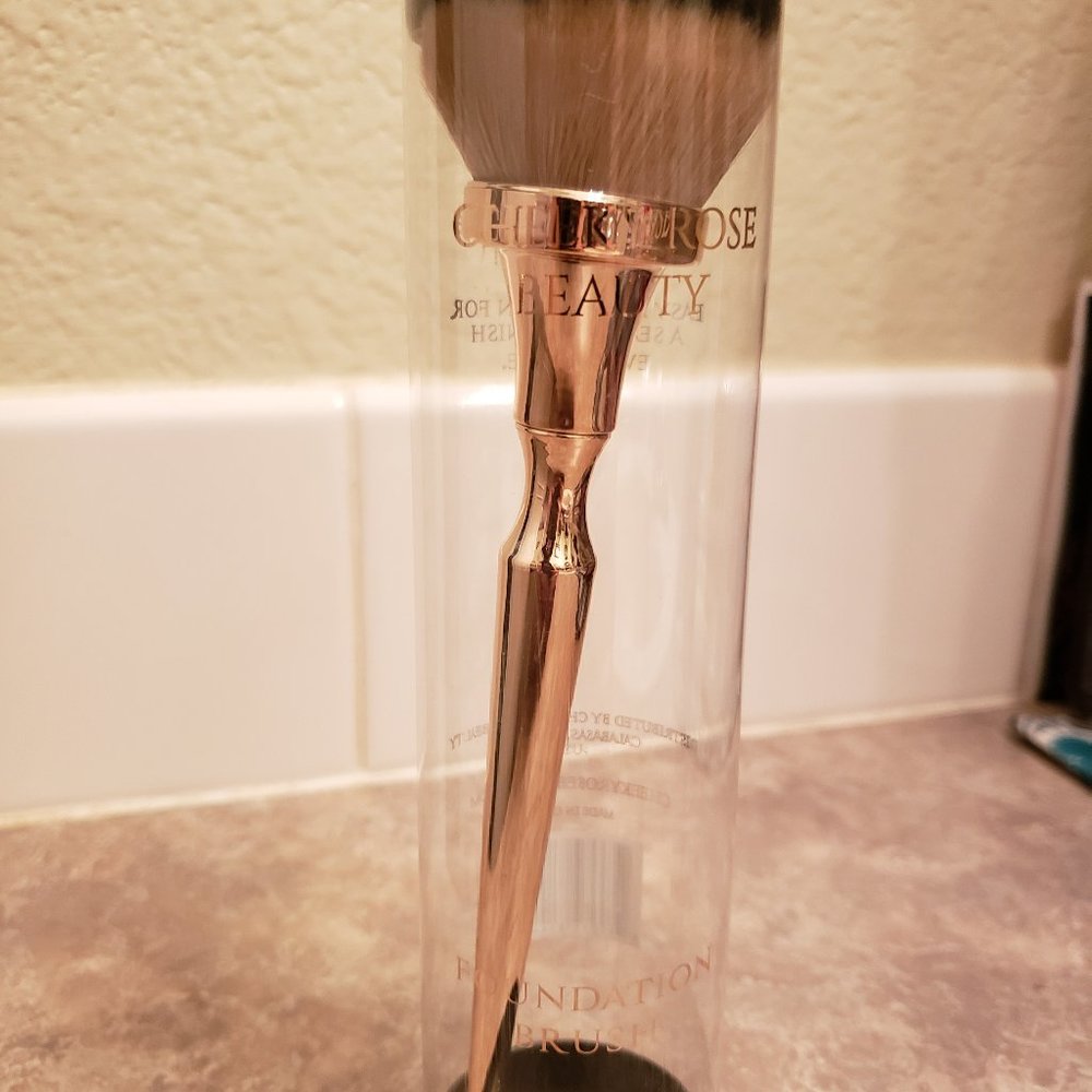 Cheeky Rose Beauty Foundation Brush makeup